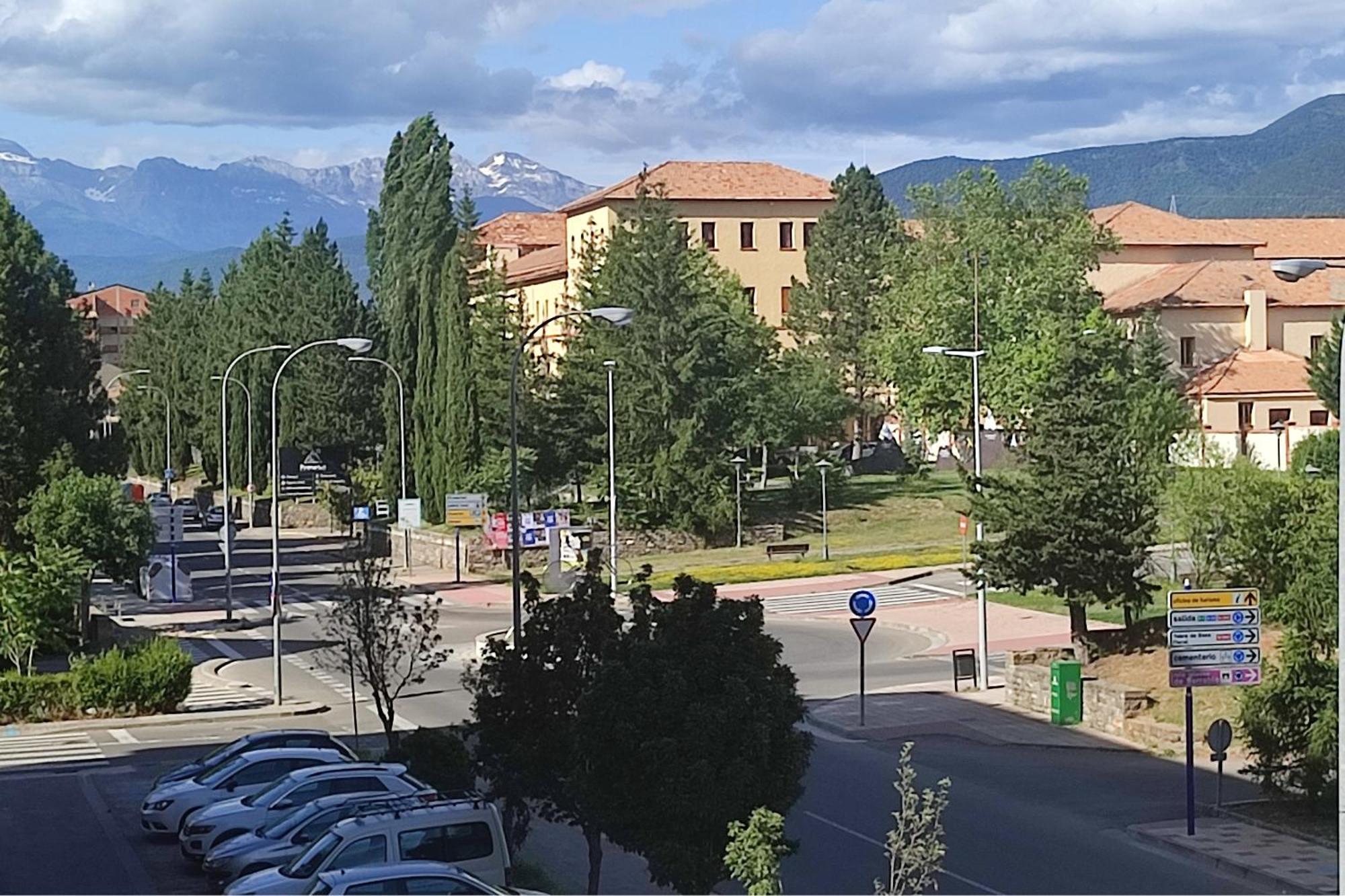 Apartamento O Mon Sabiñánigo Exteriör bild